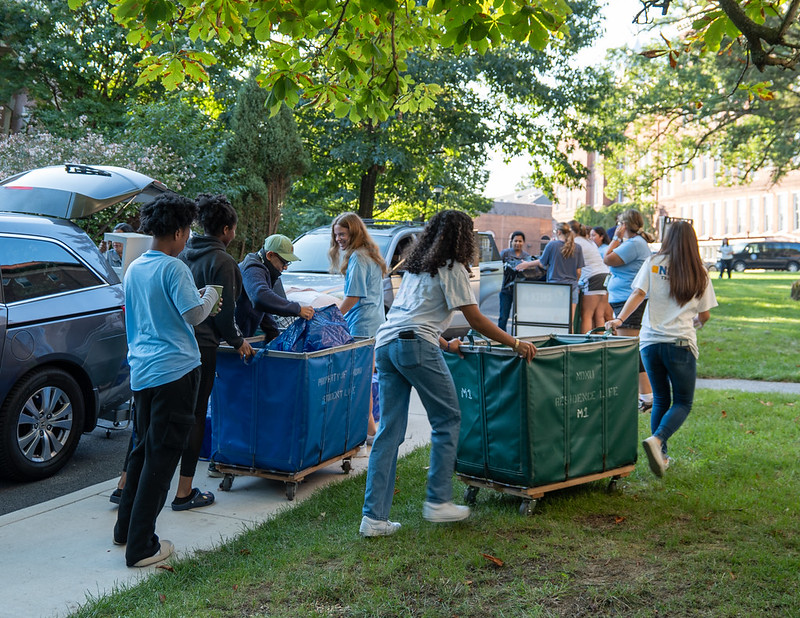 students moving into meletia hall
