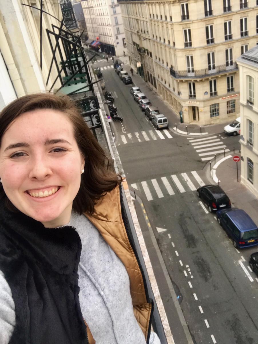 Michaila Selfie Paris