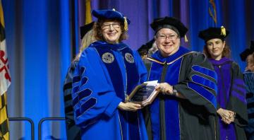 Angela Snyder receives Mullan Award at Commencement