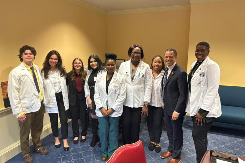 School of Pharmacy students in Annapolis